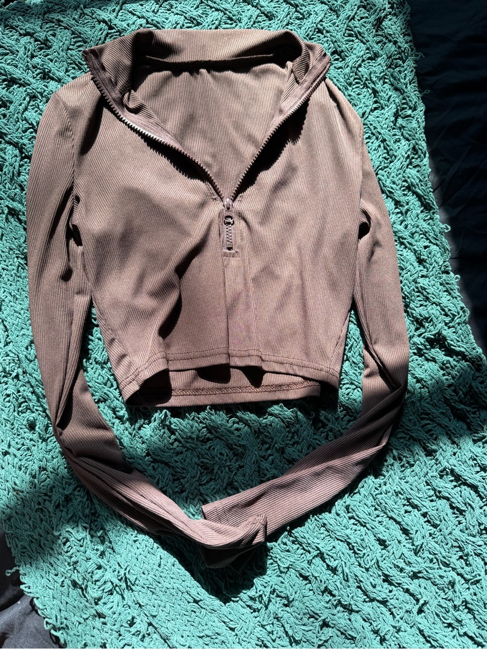 Cropped Ribbed Half-Zip Top in Mauve Brown